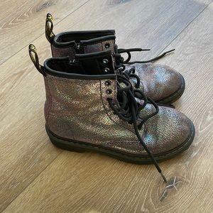 Dr. Martens purple sparky girls shoe size 1 in good conditions